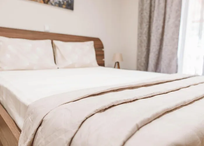 Niotis House - Elegance & Comfort In The City