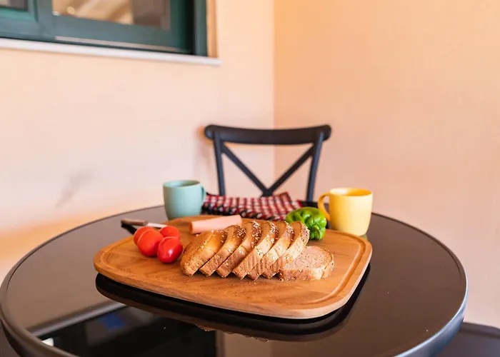 Niotis House - Elegance & Comfort In The City